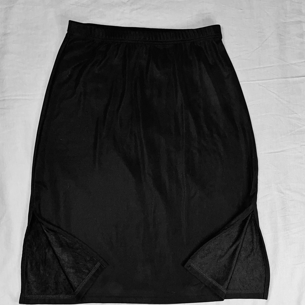 A. Byer black skirt L